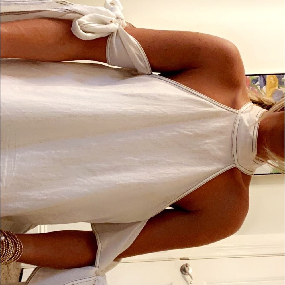 Halter tank with arm ties. Size small!